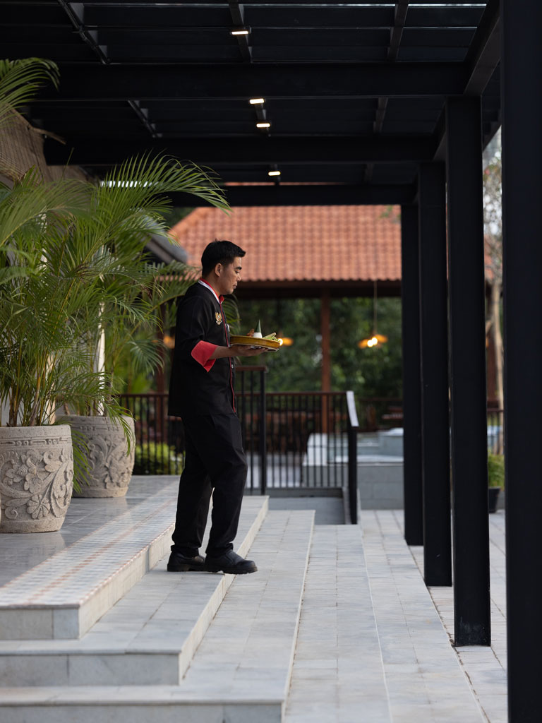 Wine Locked & Lounge - Horison Ume Suites & Villas